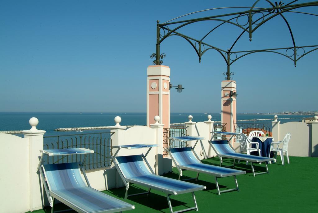 Hotel Aurora Rimini Extérieur photo