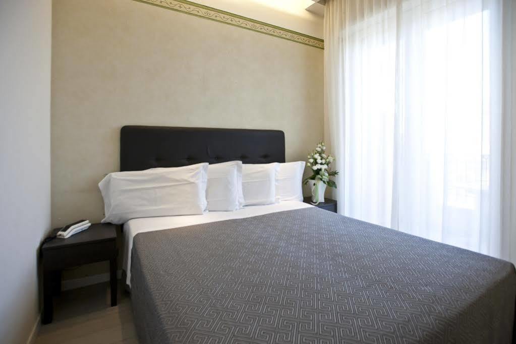 Hotel Aurora Rimini Extérieur photo